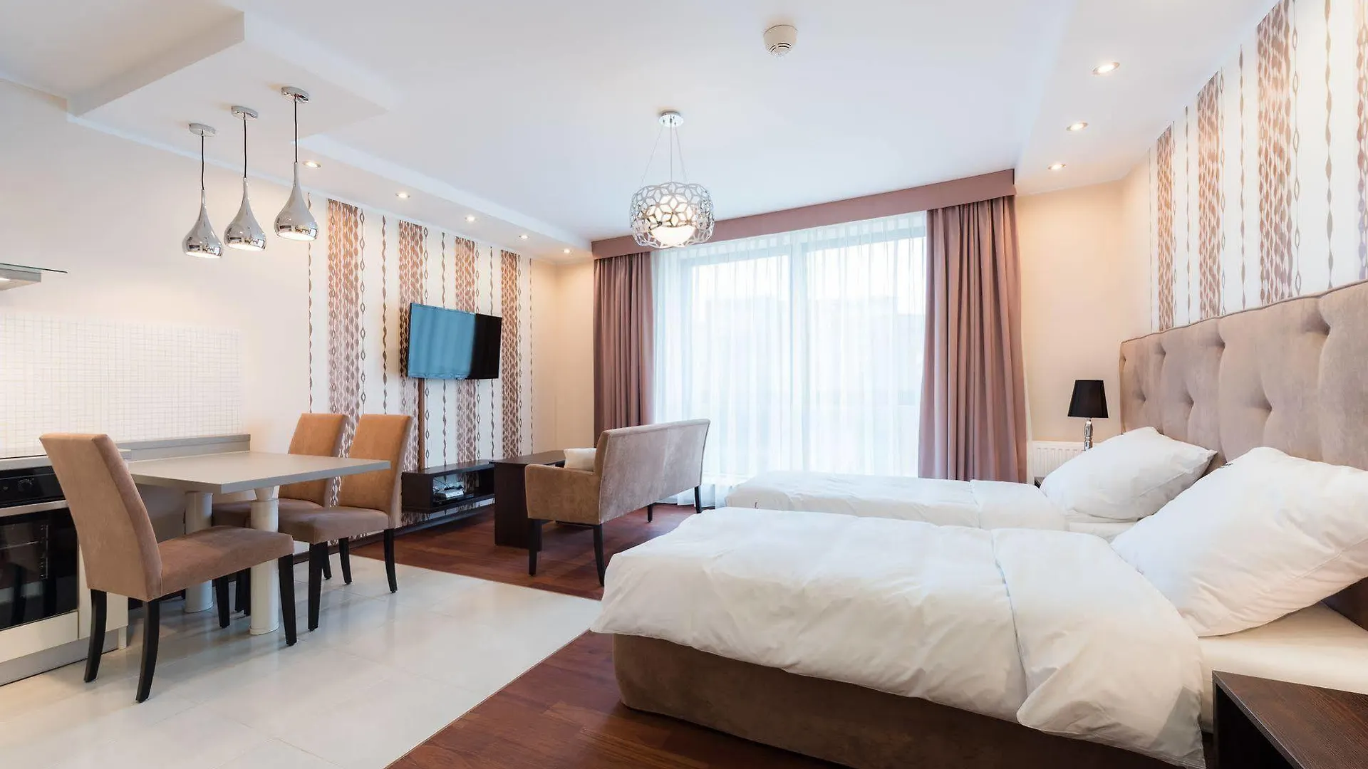Exclusive Aparthotel Varšava 4*,  Polsko