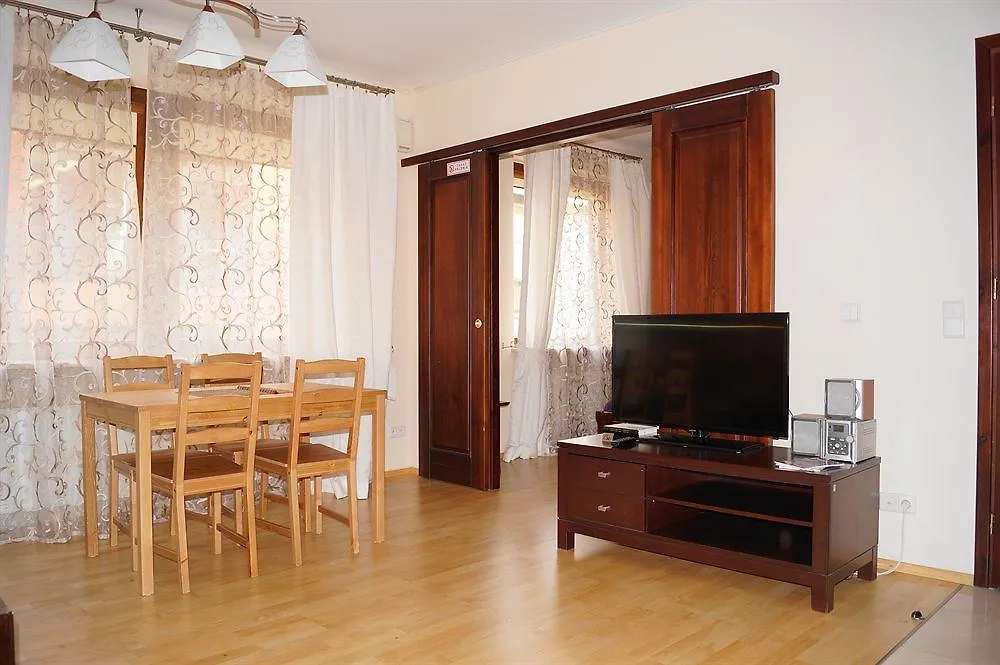 Exclusive Aparthotel Varsó 4*,  Lengyelország